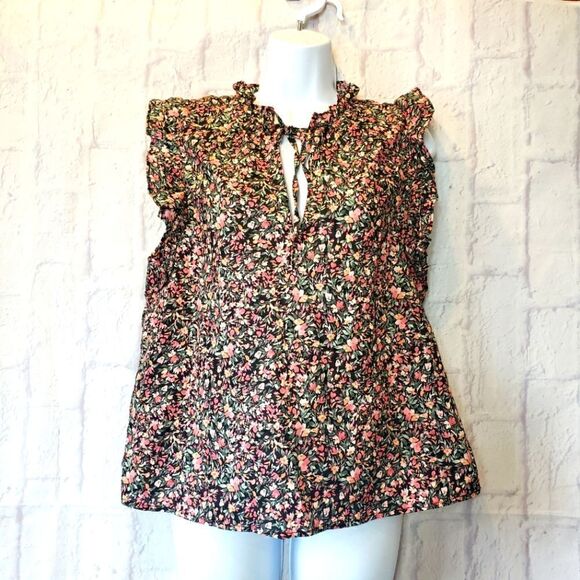 BB DAKOTA BY STEVE MADDEN Flutter Sleeve Floral Blouse - Picture 1 of 8